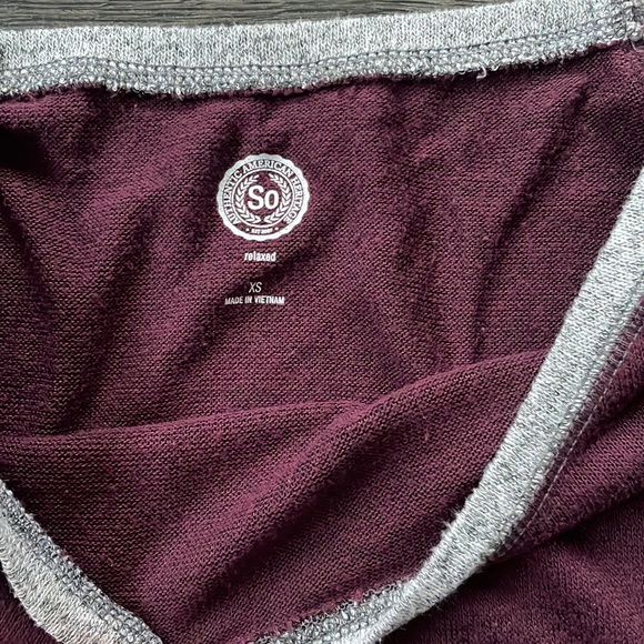 Cute top - Picture 2 of 3